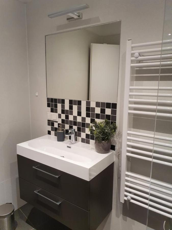 Smarte Dachgeschosswohnung Mit 2 Terrassen Direkt Am Hauptbahnhof Wien Exteriör bild